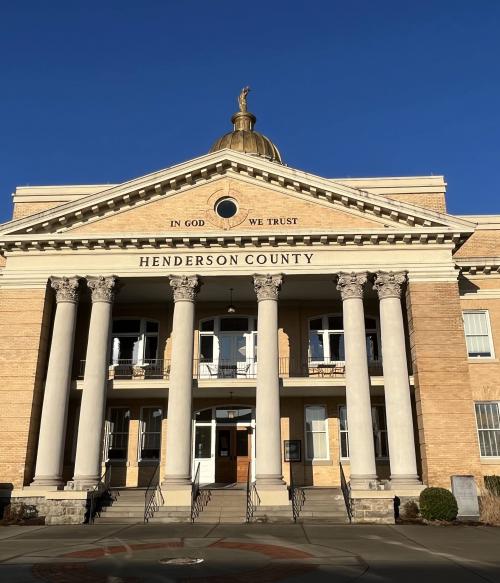 Photo of historic courthouse from the front