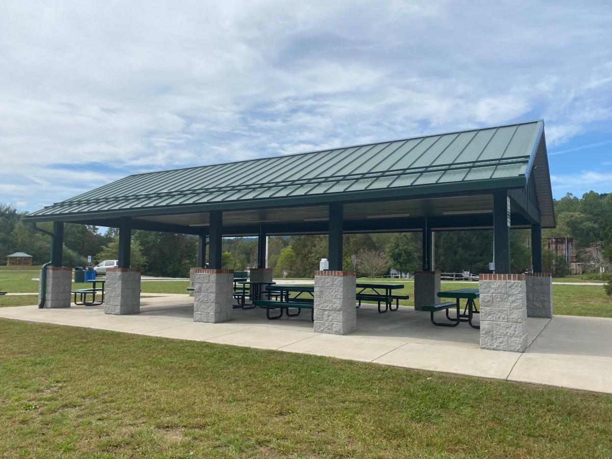 Tuxedo Shelter